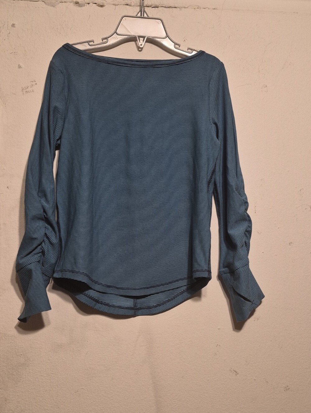 All in motion Blue Striped Thumbhole Cuff Ruched Long-Sleeve Tee Size XS